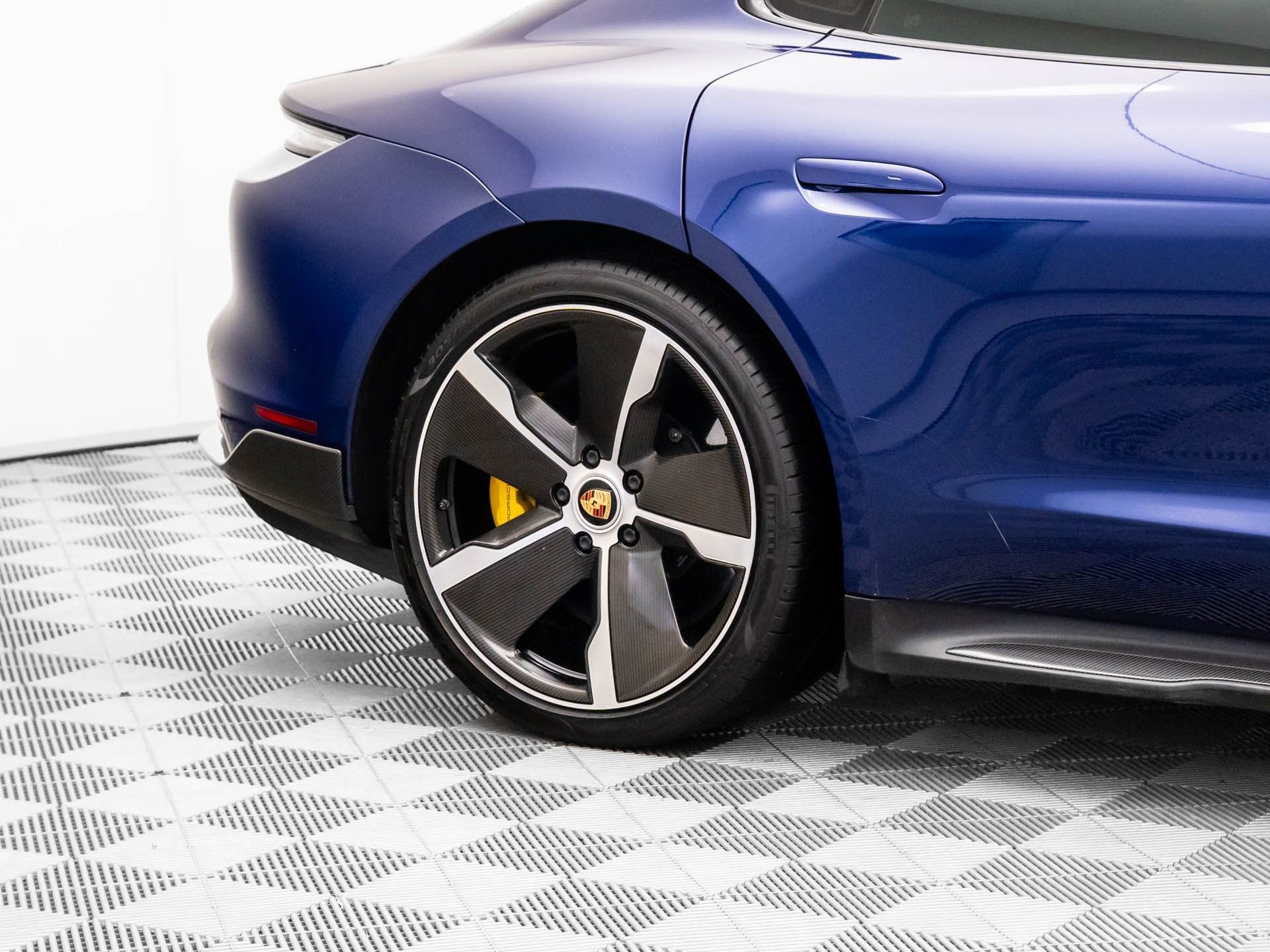 Used 2021 Porsche Taycan Turbo S image 33