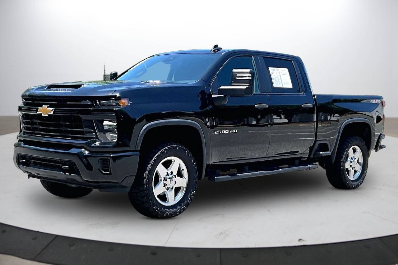 Used 2024 Chevrolet Silverado 2500 Custom w/ Custom Convenience Package AWD/4WD image 4