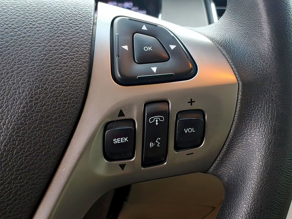 Used 2018 Ford Taurus SE FWD image 15