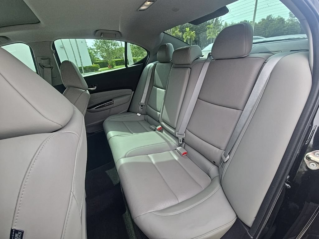 Used 2017 Acura TLX V6 w/ Technology Package FWD image 32