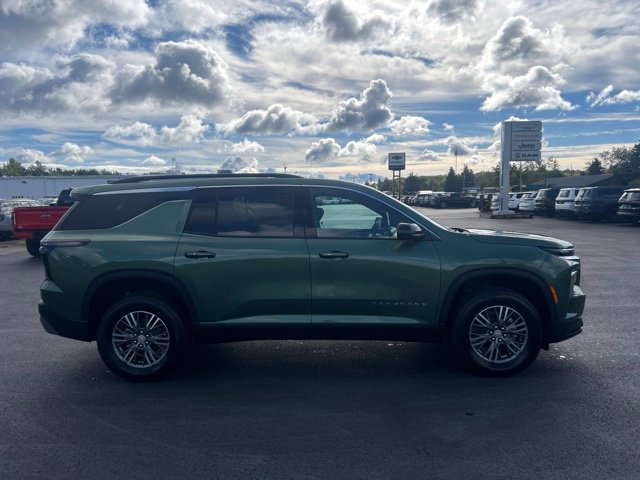 New 2027 Chevrolet Traverse LT w/ Driver Confidence Package AWD/4WD image 8