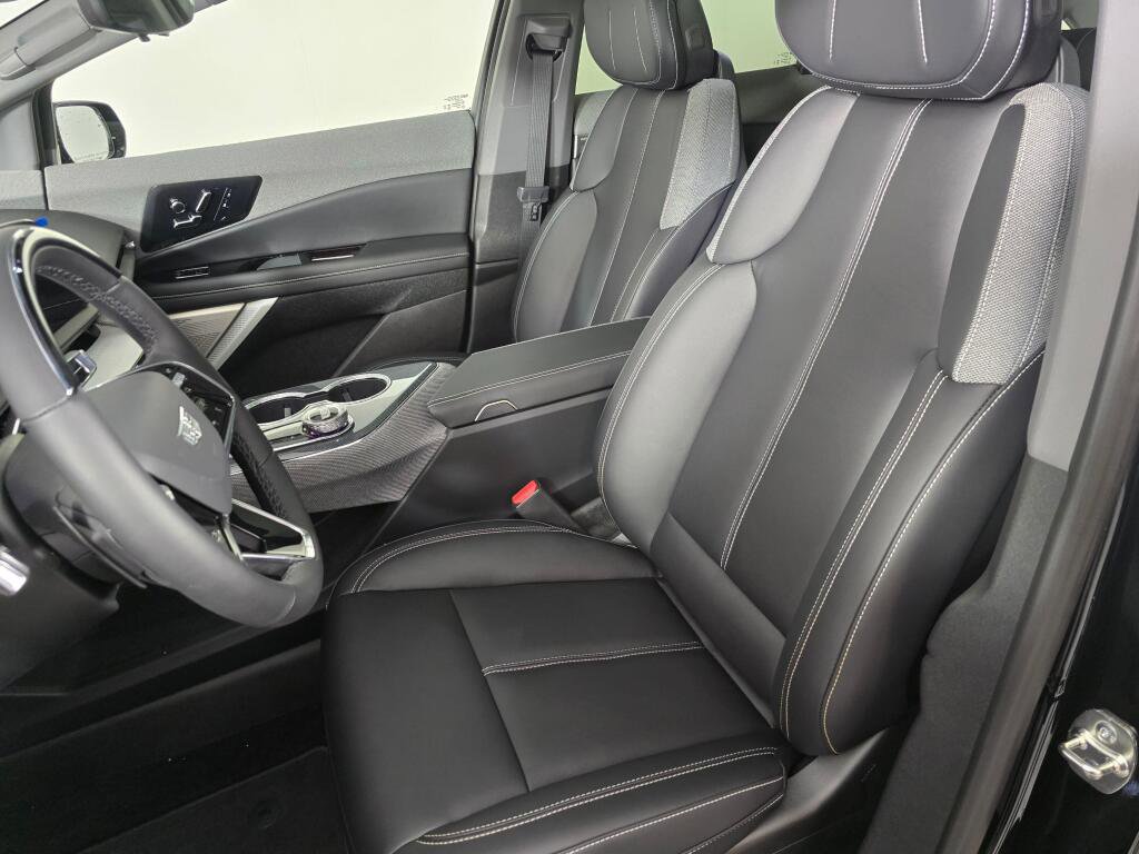 New 2026 Cadillac Optiq Luxury 1 image 26