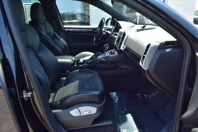 Used 2017 Porsche Cayenne Platinum Edition AWD/4WD image 47