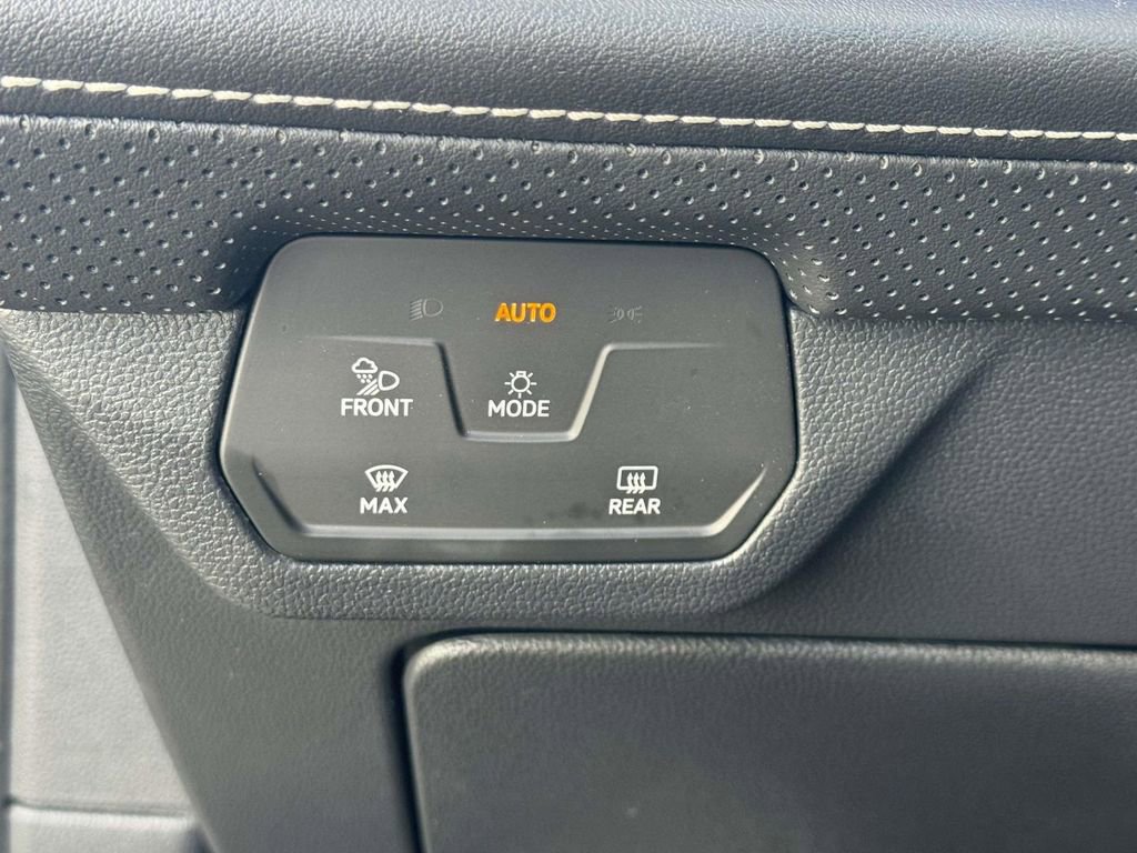 Used 2024 Volkswagen Atlas Cross Sport SEL R-Line image 20