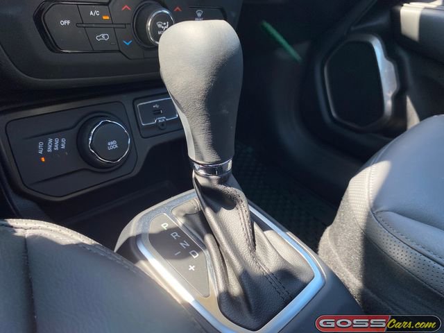 Certified 2023 Jeep Renegade Latitude w/ Sun/Sound Group AWD/4WD image 12