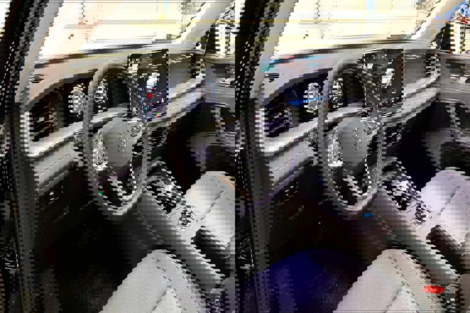 New 2026 Volkswagen Tiguan SE image 8