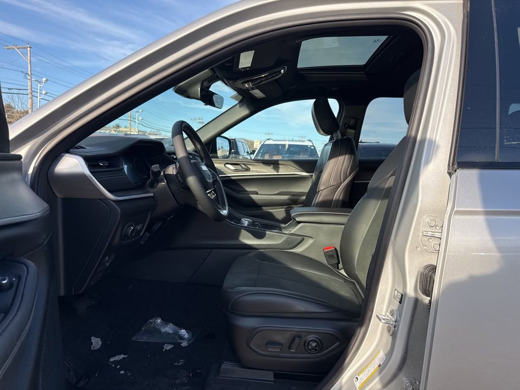 New 2026 Jeep Grand Cherokee 4WD image 18