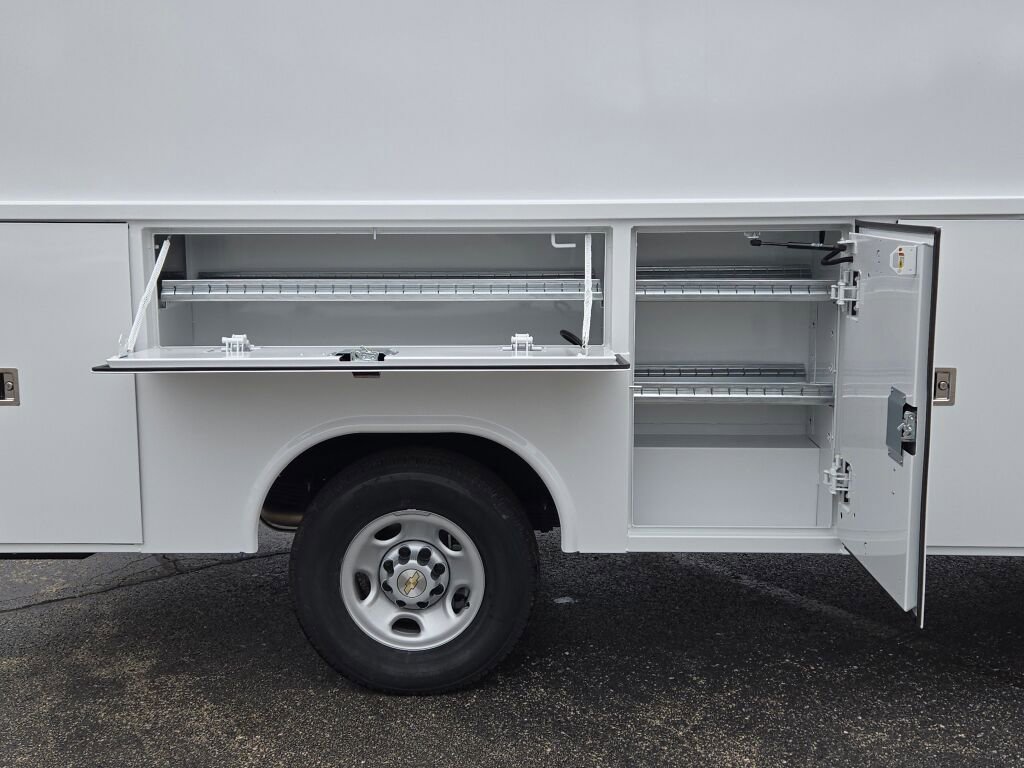 New 2025 Chevrolet Express 3500 w/ Power Convenience Package image 9