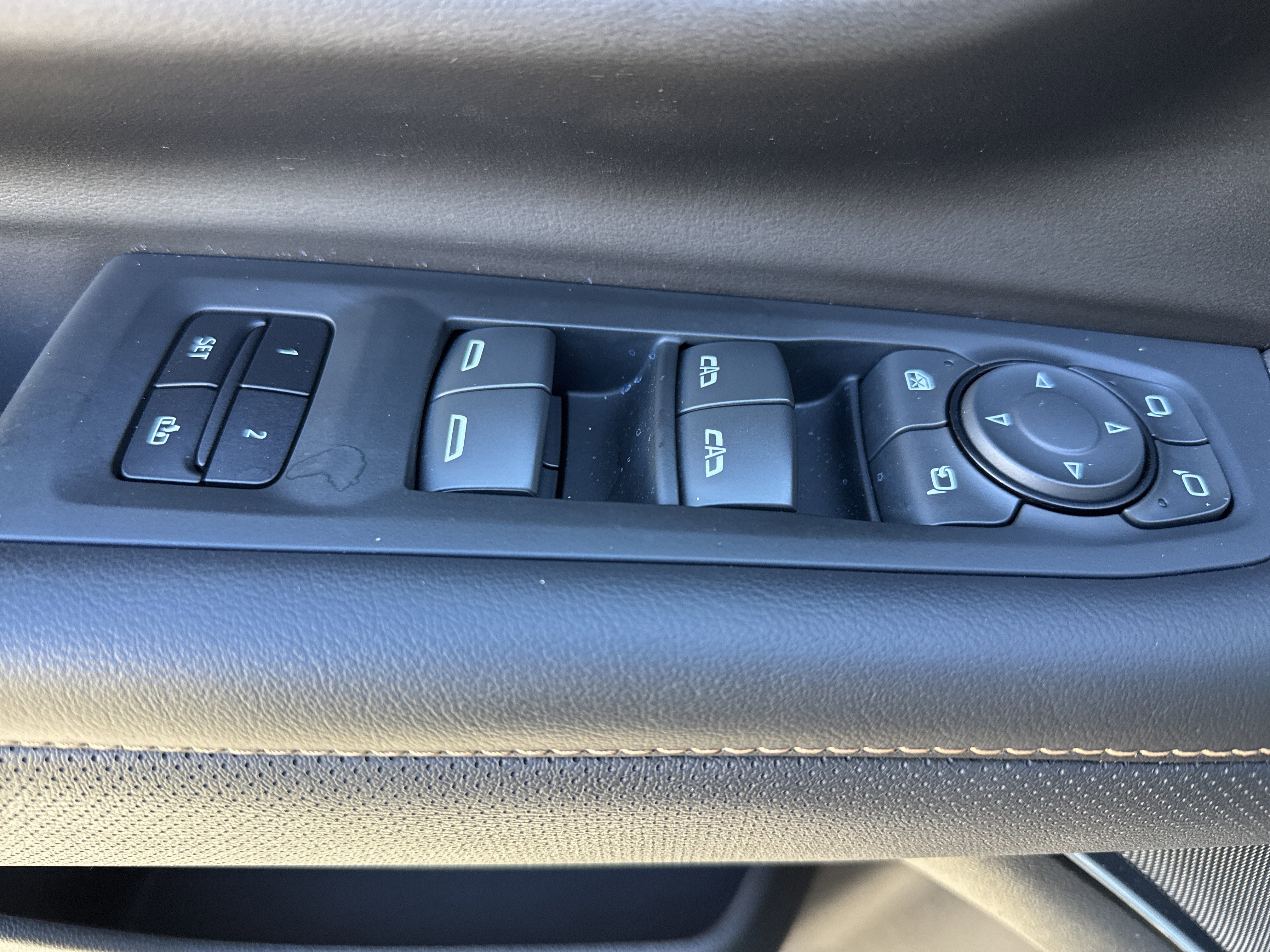 Used 2023 GMC Yukon AT4 w/ AT4 Premium Package image 15