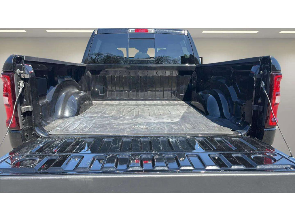 Used 2025 RAM 1500 Tradesman w/ Night Edition image 9