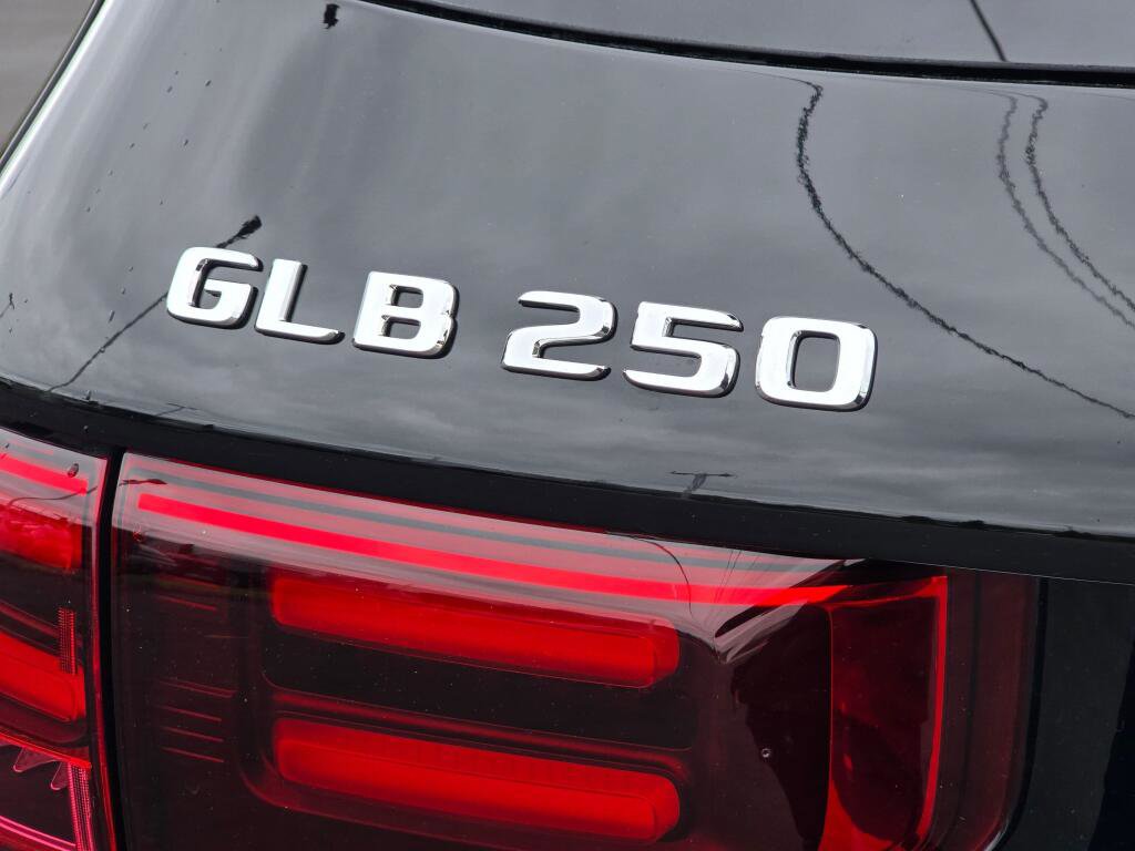 New 2026 Mercedes-Benz GLB 250 4MATIC image 34