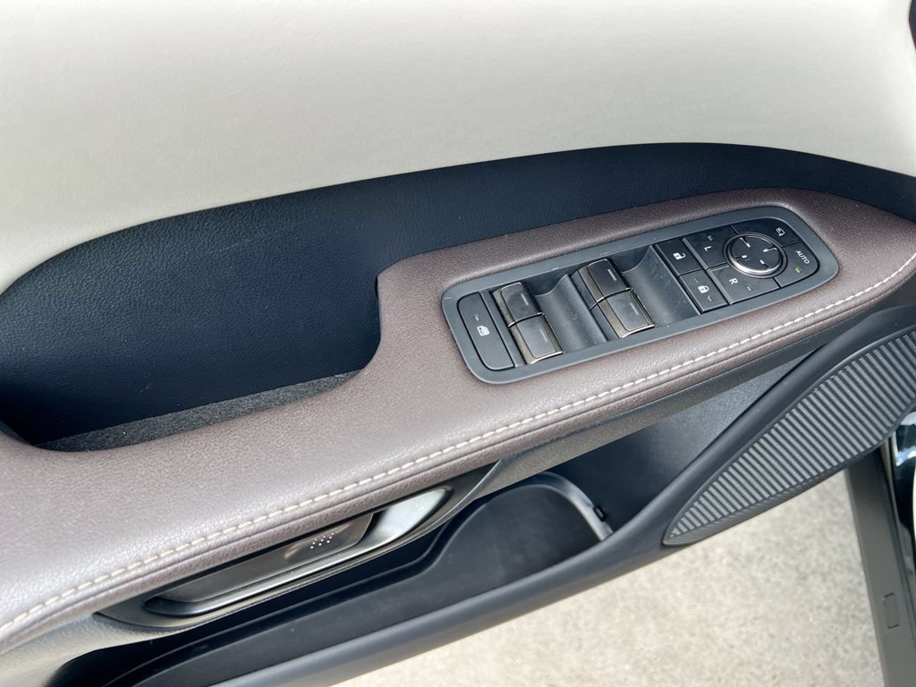 Certified 2025 Lexus RX 450h AWD w/ Convenience Package image 11