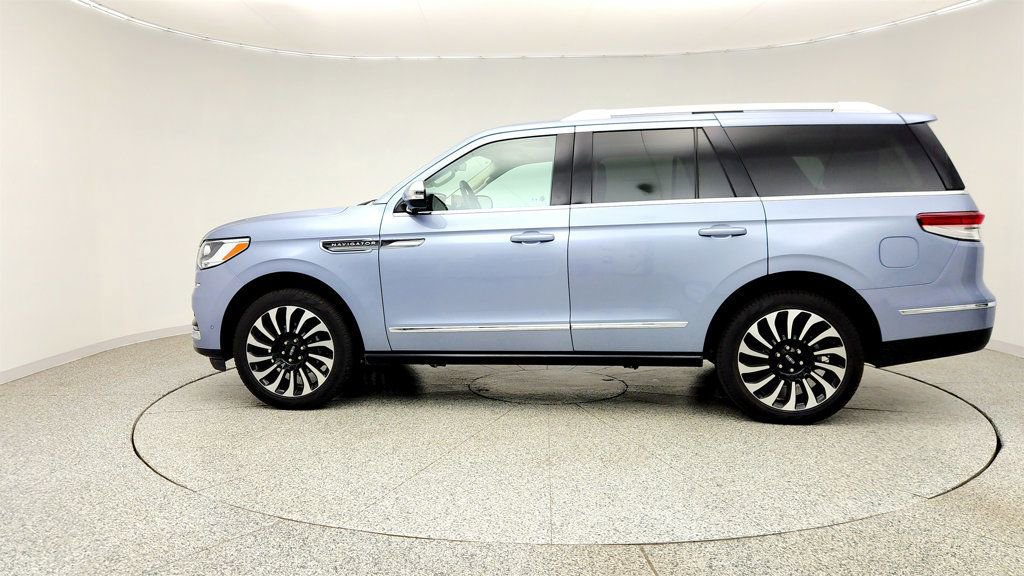 Used 2024 Lincoln Navigator Black Label AWD/4WD image 8