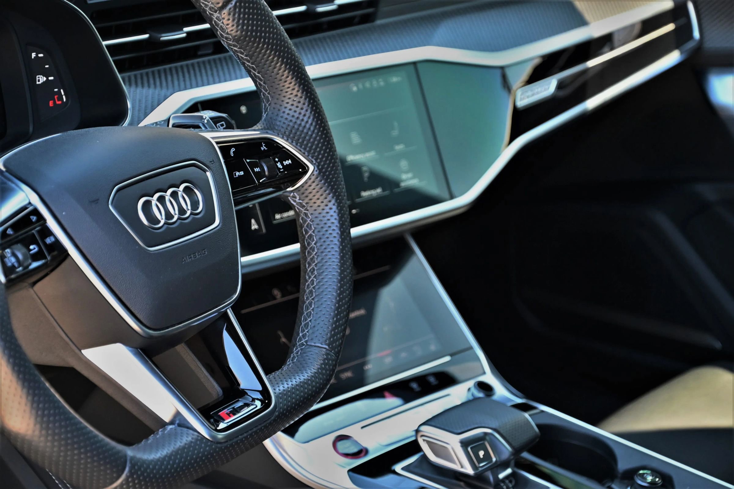 Used 2023 Audi RS 6 w/ Carbon Optic Package image 20