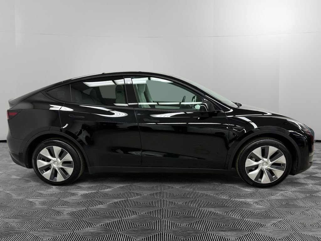 Used 2021 Tesla Model Y Long Range image 6