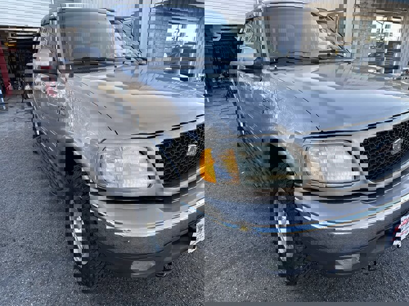 Used 2003 Ford F150 XLT AWD/4WD image 14