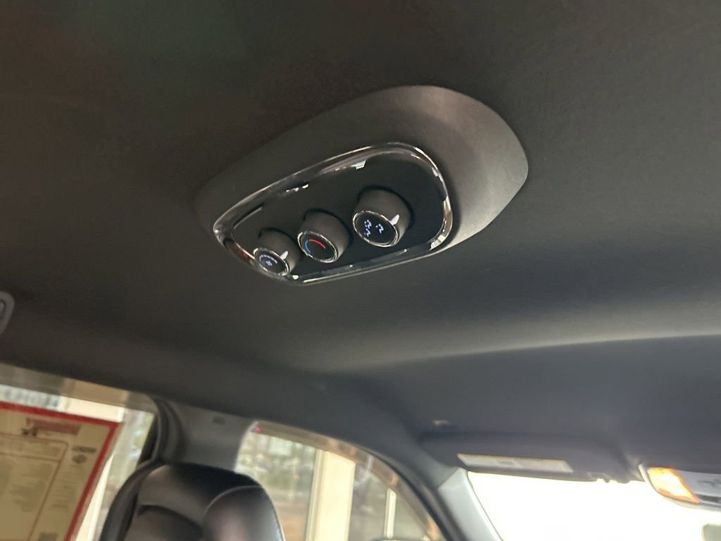 Used 2018 Dodge Durango R/T w/ Blacktop Package image 33