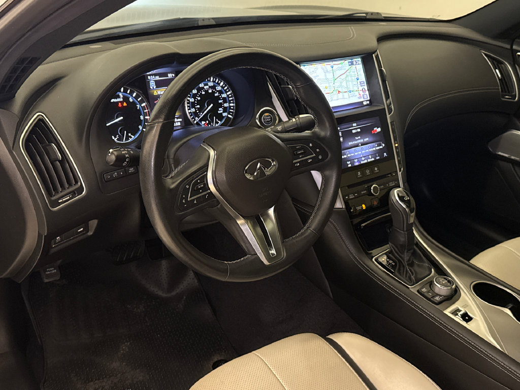 Used 2021 INFINITI Q60 3.0t Luxe w/ Essential Package RWD image 19