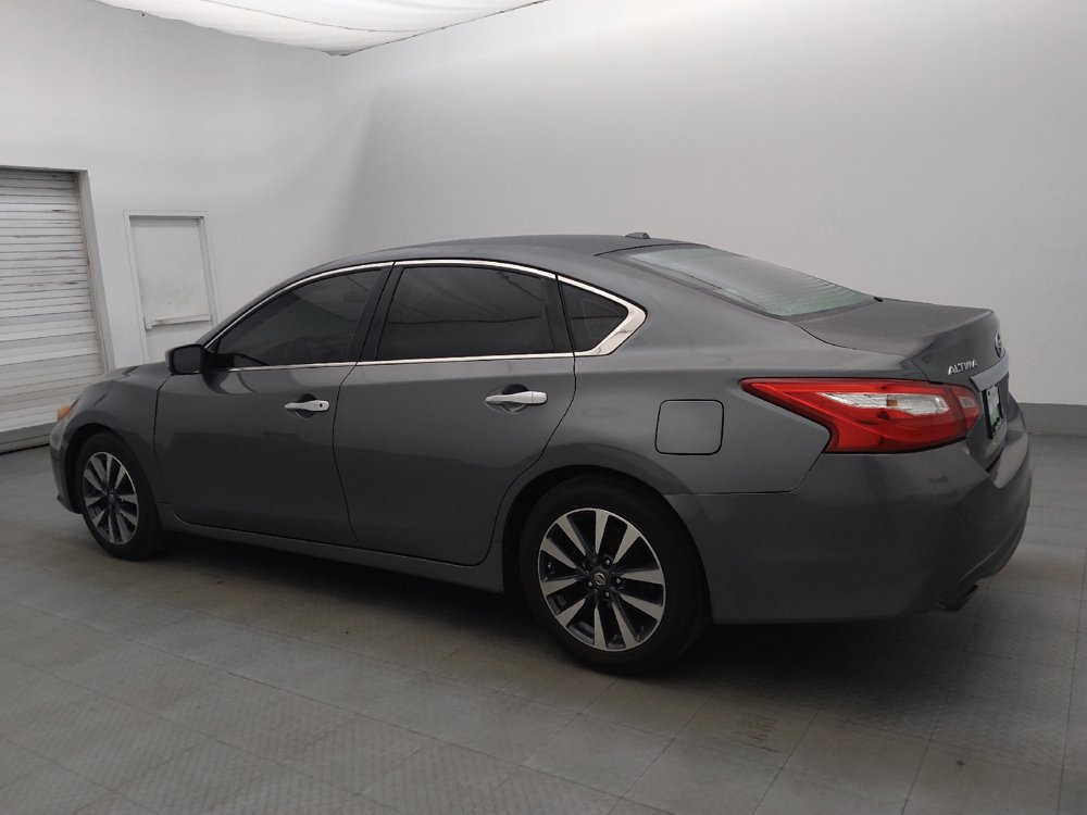 Used 2017 Nissan Altima 2.5 SV image 3