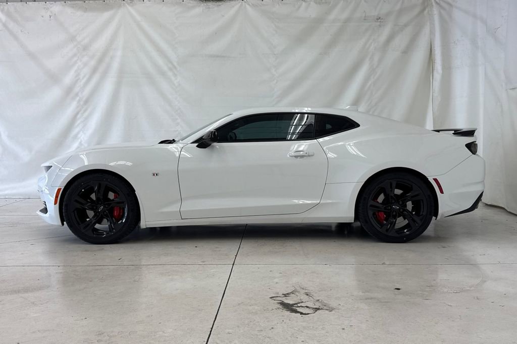 Used 2020 Chevrolet Camaro SS RWD image 7