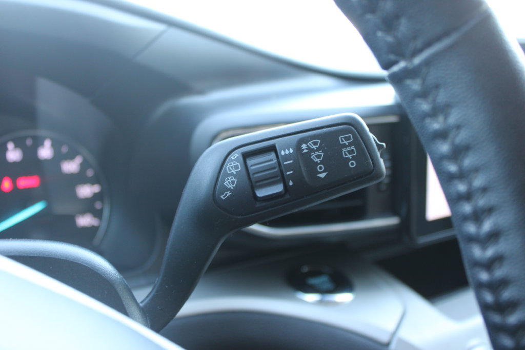 Used 2023 Ford Explorer XLT w/ Equipment Group 202A AWD/4WD image 38