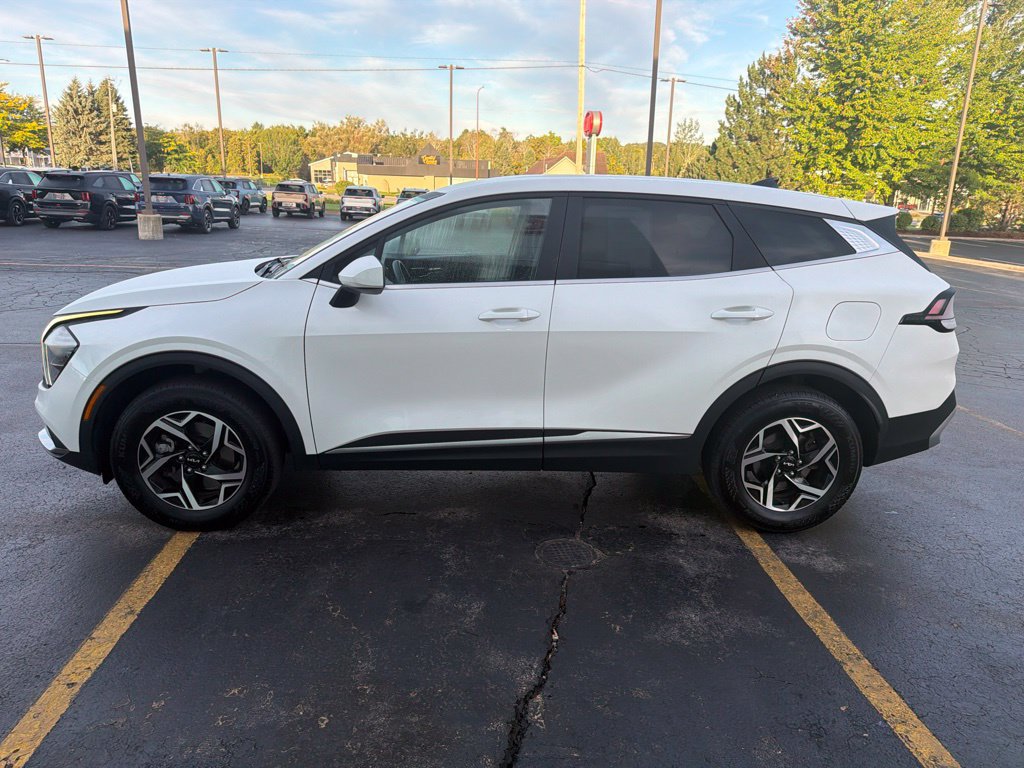 Used 2023 Kia Sportage LX AWD/4WD image 9