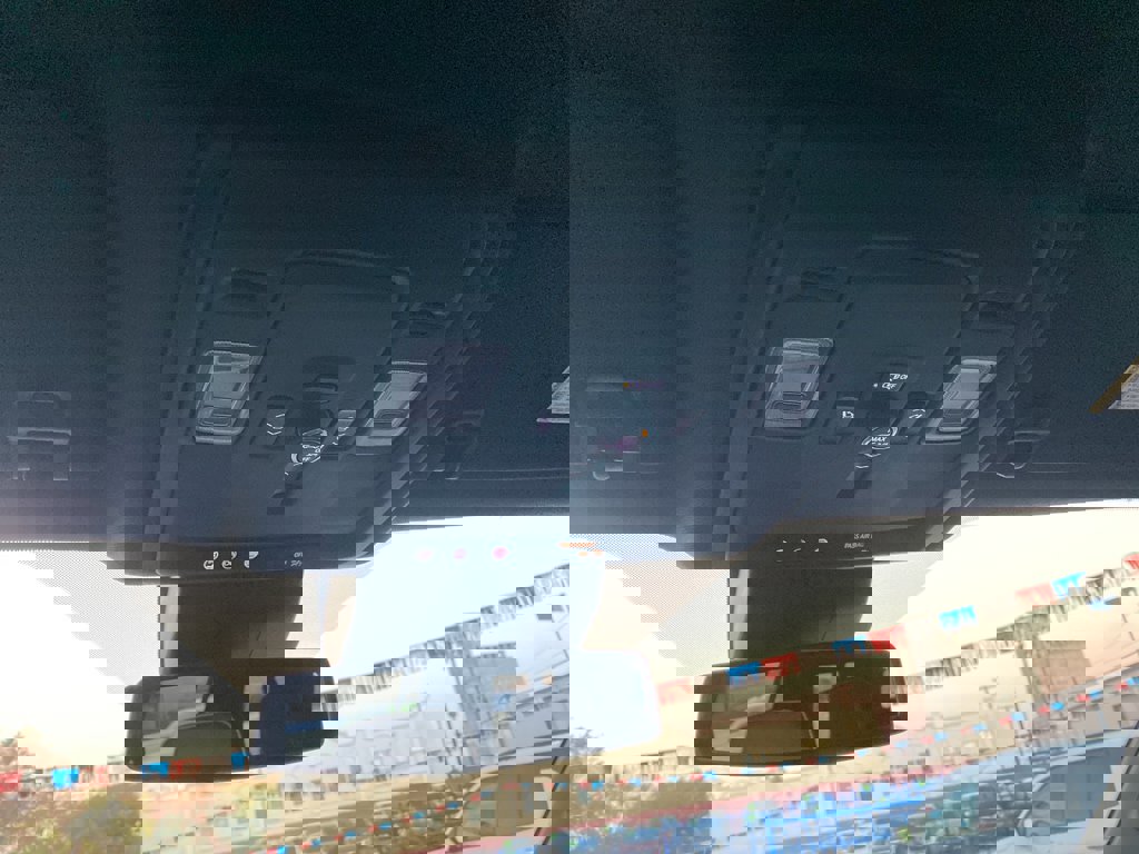 Used 2025 Chevrolet Suburban Premier image 37