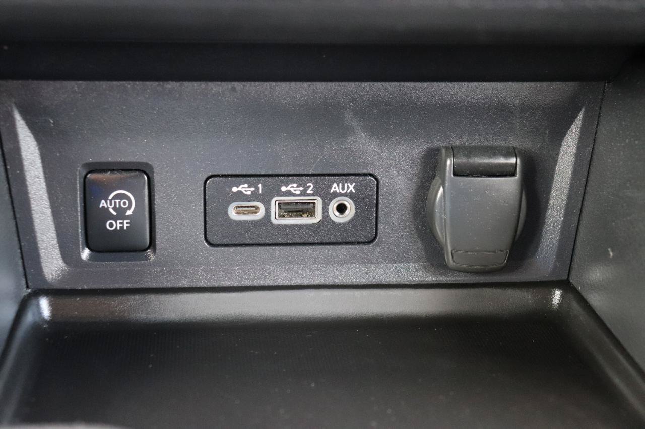 Used 2024 Nissan Sentra SV FWD image 33