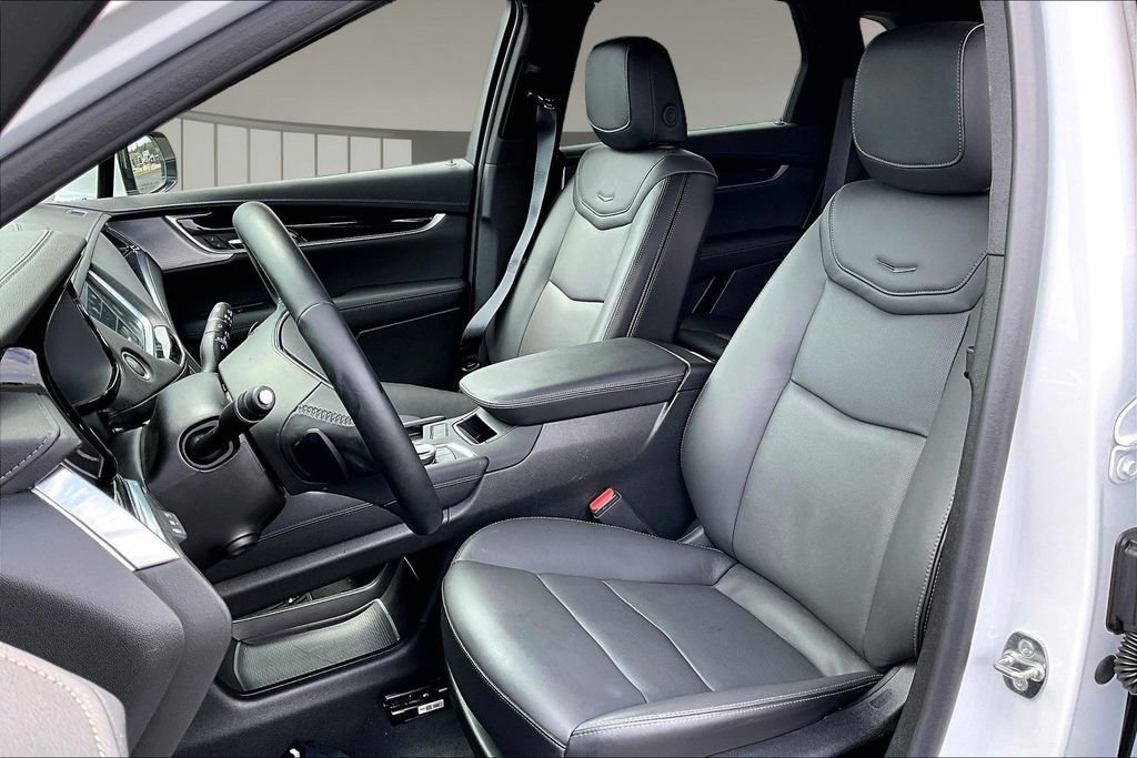 New 2026 Cadillac XT5 Premium Luxury w/ Driver Assist Package FWD image 9