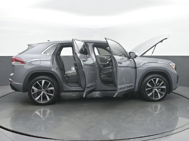 Used 2024 Volkswagen Atlas Cross Sport SEL Premium R-Line AWD/4WD image 55