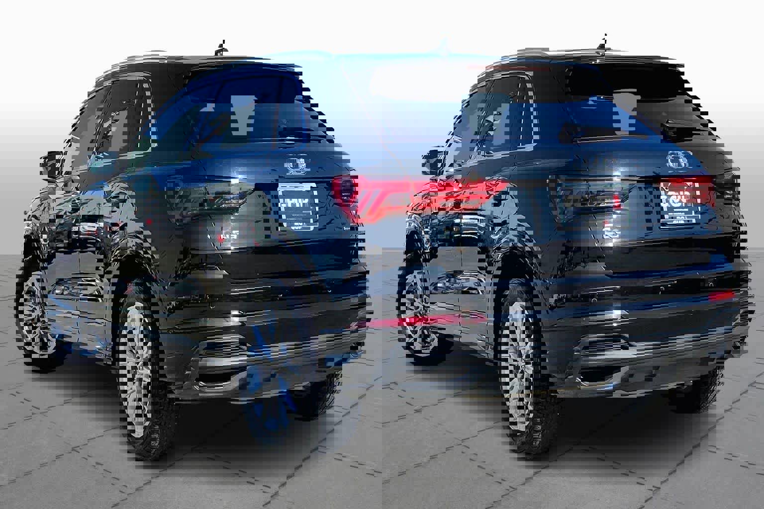 Used 2023 Audi Q3 2.0T Premium image 12