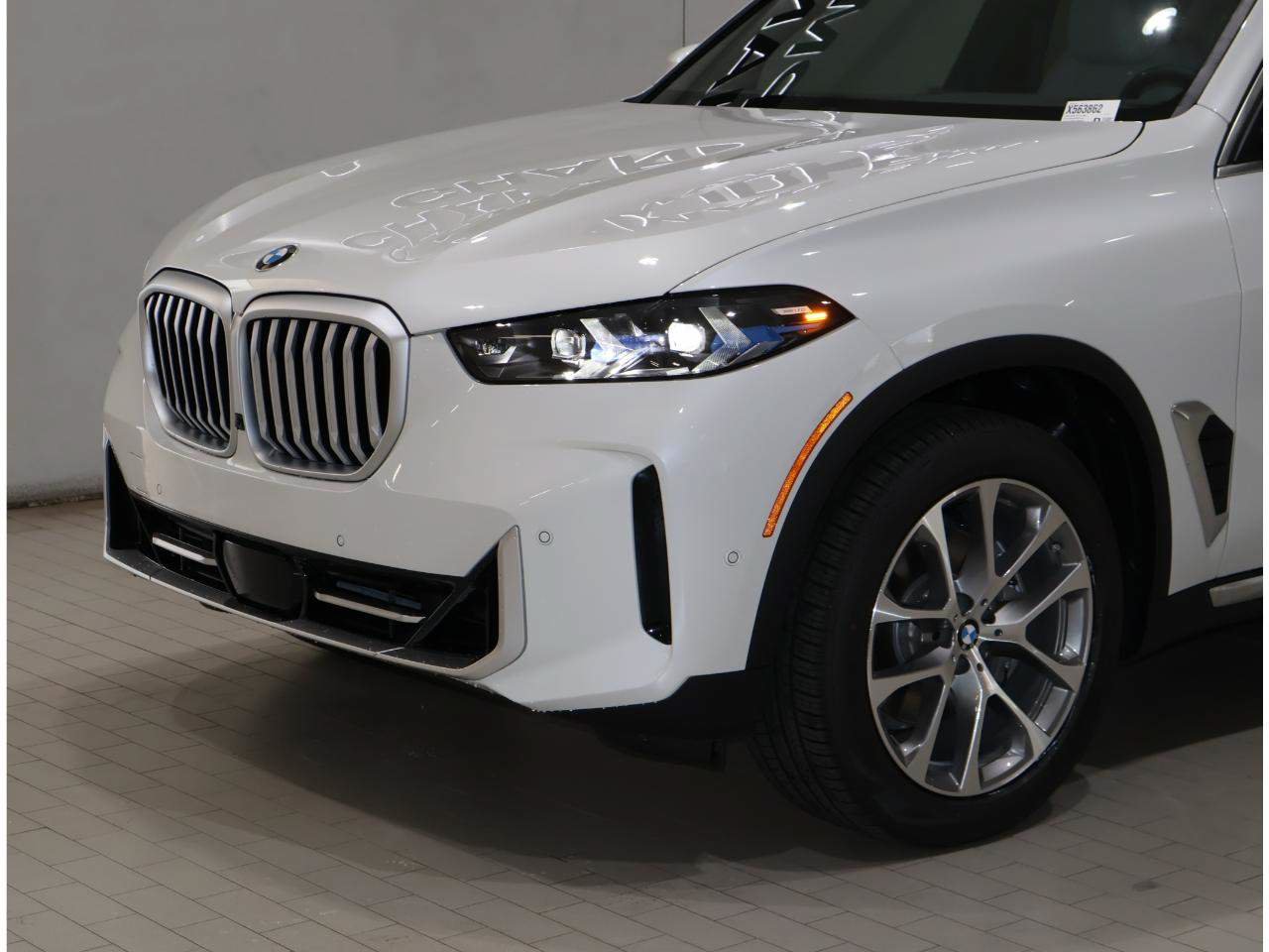 Used 2026 BMW X5 sDrive40i w/ Parking Assistance Package RWD image 2