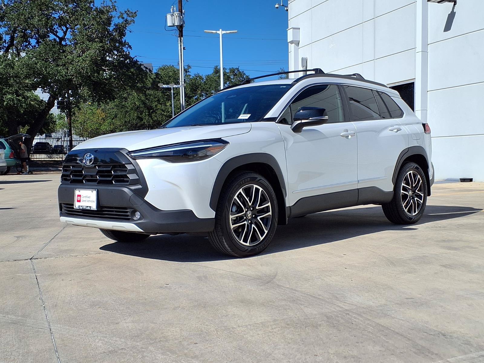 Certified 2026 Toyota Corolla Cross XLE w/ Convenience Package FWD image 1