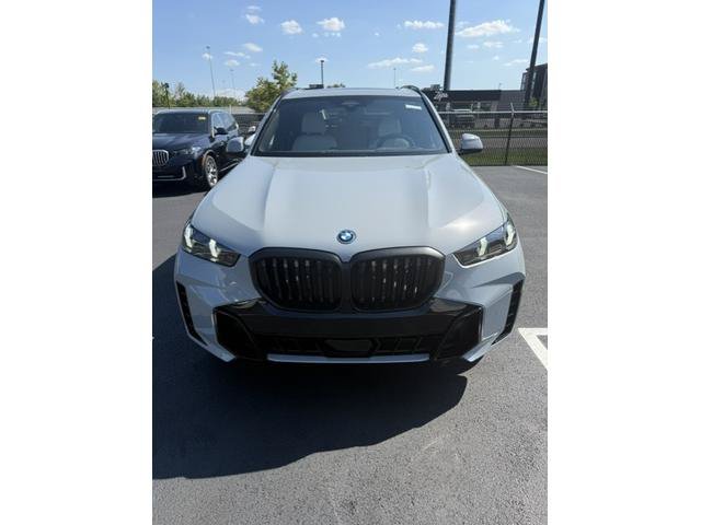 Used 2026 BMW X5 xDrive50e AWD/4WD image 4