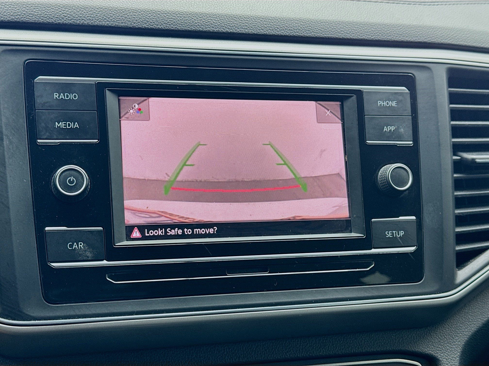 Used 2018 Volkswagen Atlas S FWD image 10