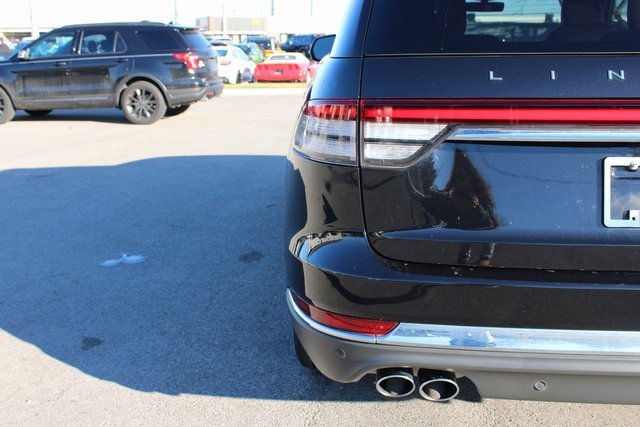 Used 2021 Lincoln Aviator Reserve w/ Elements Package Plus image 42