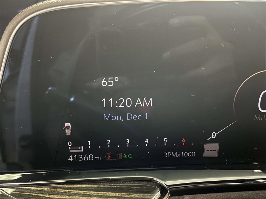 Used 2022 Cadillac Escalade Premium Luxury image 28