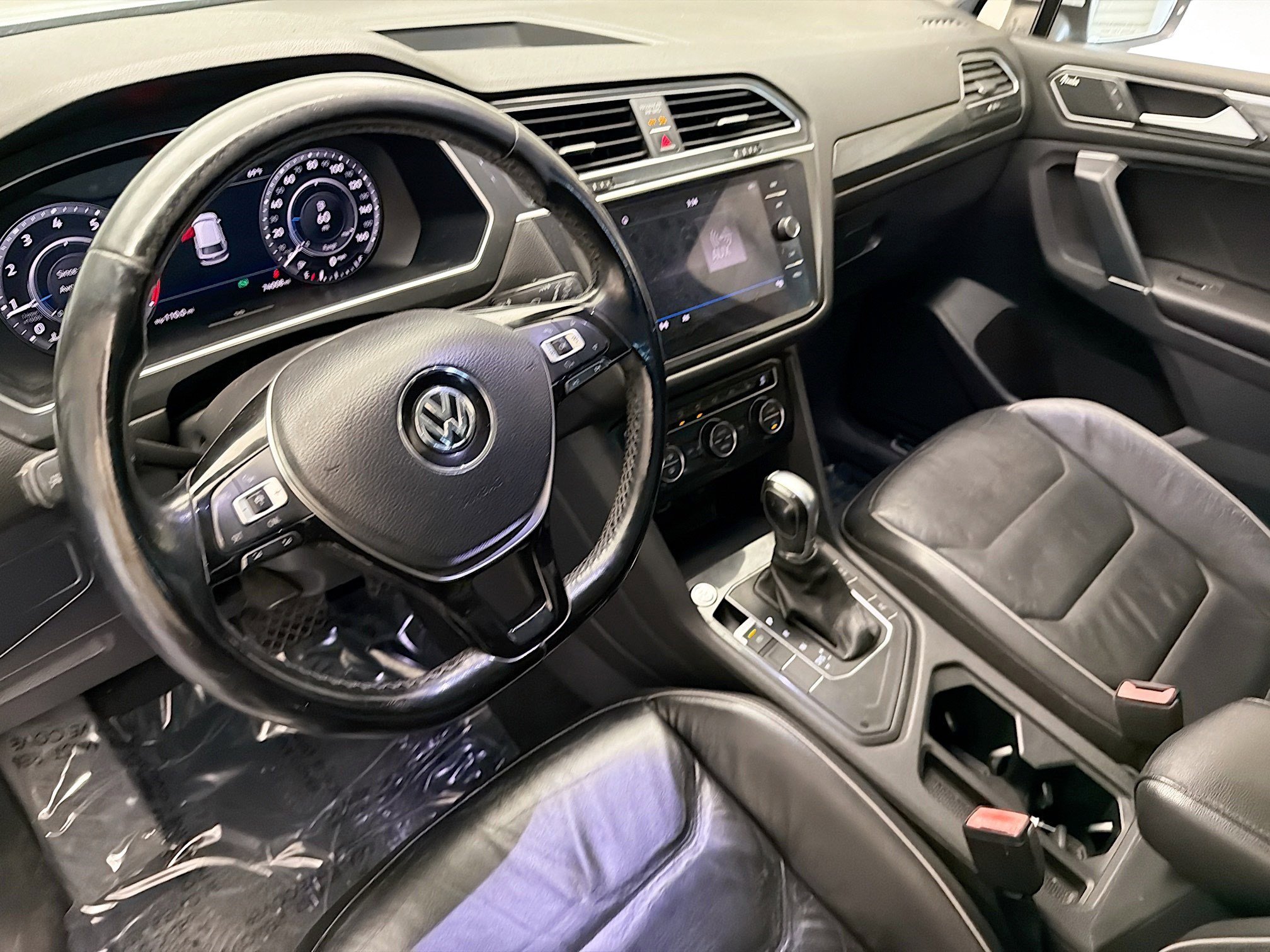 Used 2018 Volkswagen Tiguan SEL Premium FWD image 7