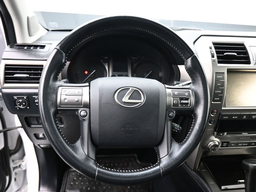 Used 2016 Lexus GX 460 w/ Navigation Package image 14