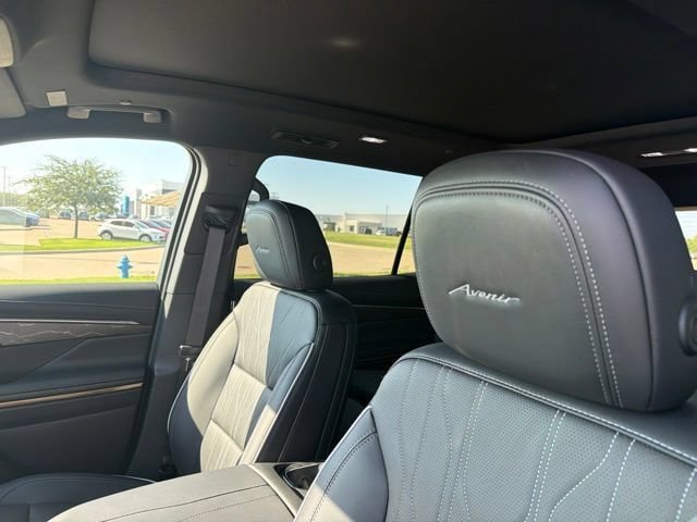 Used 2025 Buick Enclave Avenir w/ Super Cruise Package AWD/4WD image 14