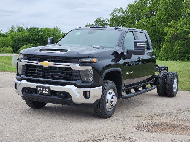 New 2026 Chevrolet Silverado 3500 LT w/ Convenience Package AWD/4WD image 2