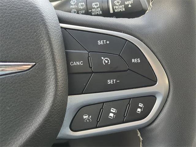 Certified 2024 Chrysler Pacifica Touring-L image 32