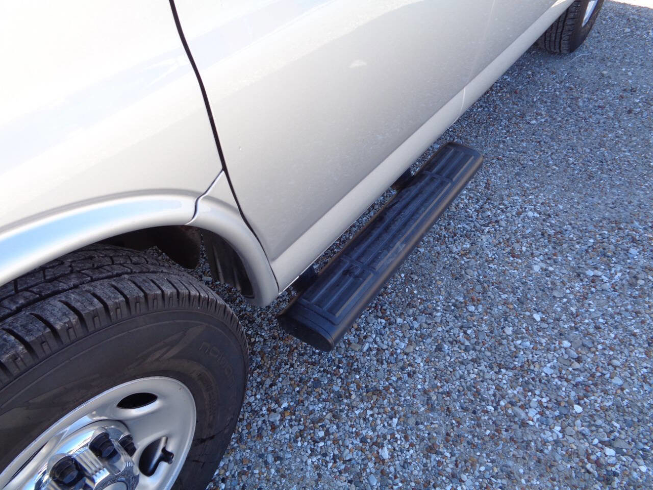 Used 2018 Chevrolet Express 2500 LT w/ LT Preferred Equipment Group image 18