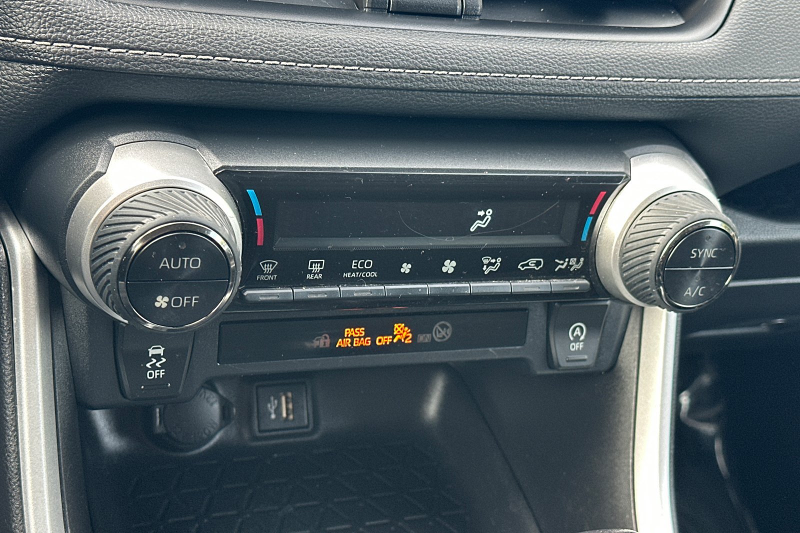 Used 2023 Toyota RAV4 XLE FWD image 19