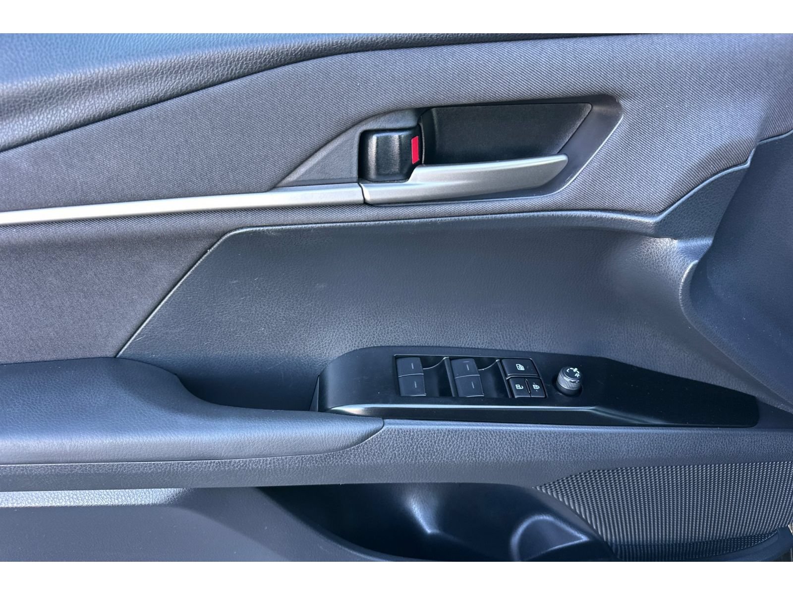 Used 2025 Toyota Camry LE FWD image 11