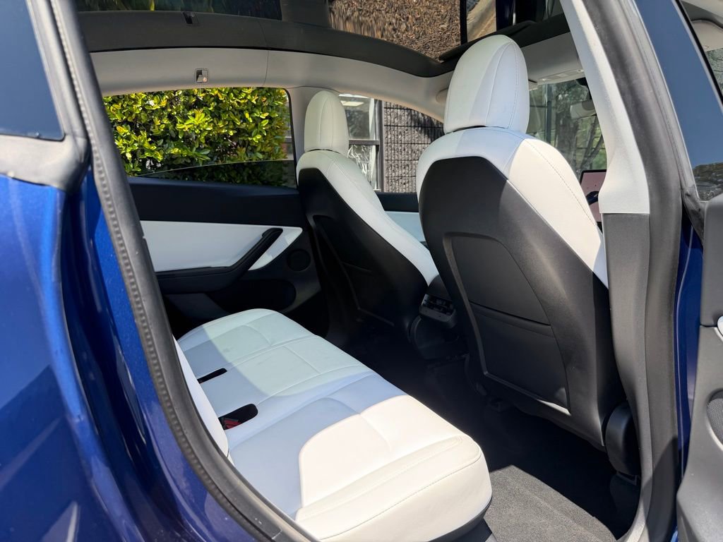 Used 2021 Tesla Model Y Long Range AWD/4WD image 39