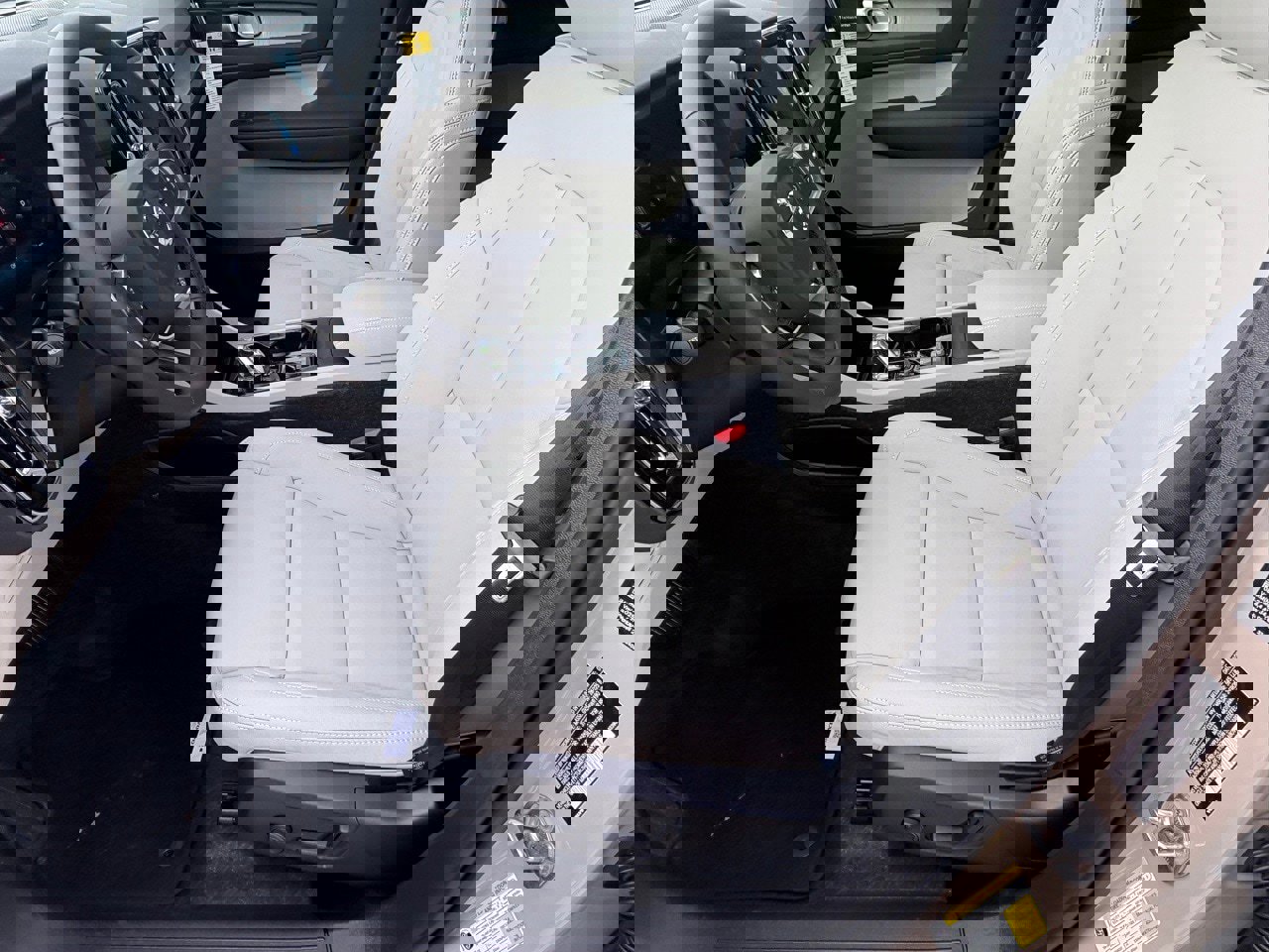 New 2026 Volvo XC40 B5 Plus w/ Protection Package Premier image 18