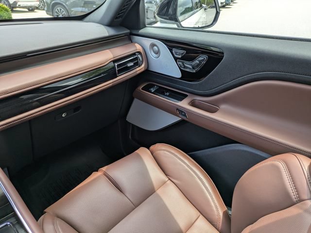 Used 2026 Lincoln Aviator Reserve w/ Luxury Package RWD image 19