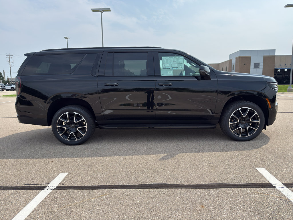 New 2026 Chevrolet Suburban RST w/ Comfort Package AWD/4WD image 5