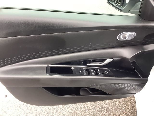 Certified 2024 Hyundai Elantra SEL image 11